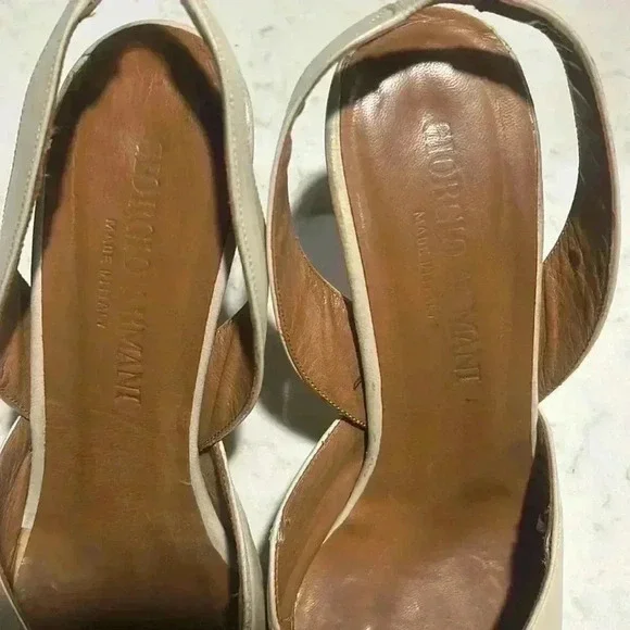 Giorgio Armani leather cats paw heels in size 38 7.5 - Picture 2 of 8